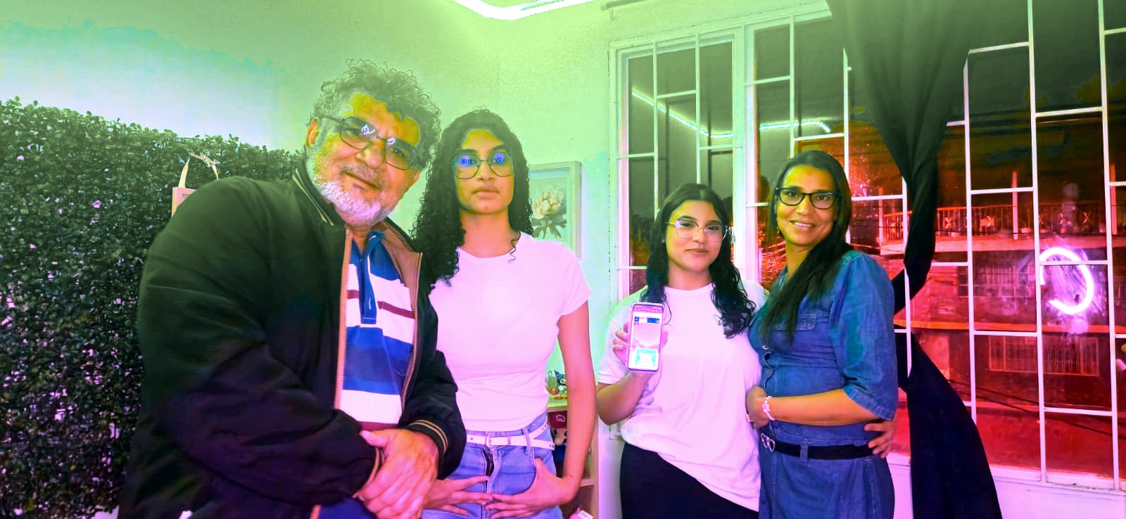 Equipo de LauraApps - Emprendedores digitales comprometidos con la innovación tecnológica